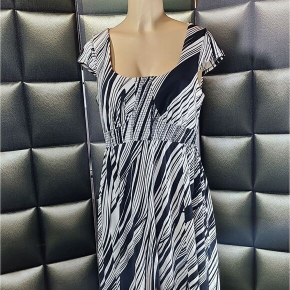 Laundry dress   - Picture 1 of 5